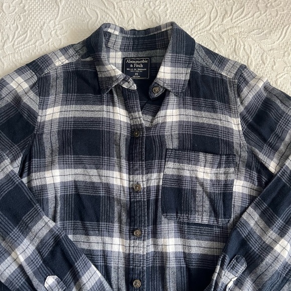 Womens Abercrombie and Fitch Navy Plaid Shirt - Picture 5 of 5